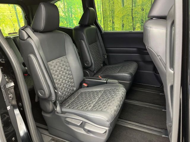 TOYOTA VOXY HYBRID 2023 Image 31