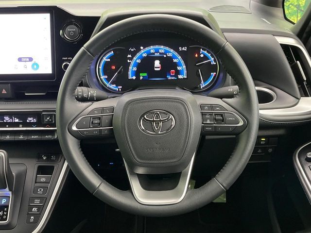 TOYOTA VOXY HYBRID 2023 Image 31