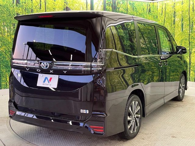 TOYOTA VOXY HYBRID 2023 Image 31