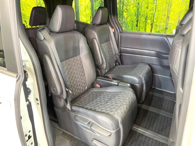 TOYOTA VOXY 2023 Image 31