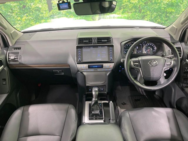 TOYOTA LANDCRUISER PRADO 2023 Image 31