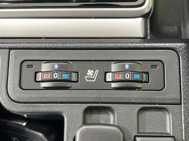 TOYOTA LANDCRUISER PRADO 2023 Image 31