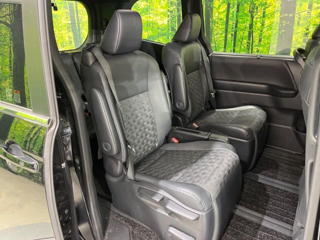 TOYOTA VOXY HYBRID 2022 Image 31