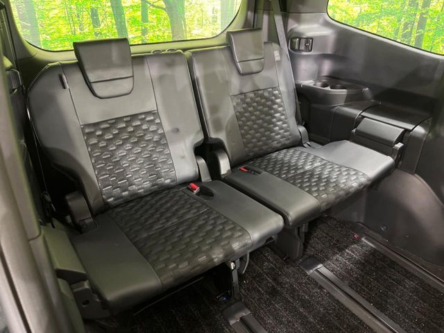 TOYOTA VOXY HYBRID 2022 Image 31