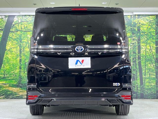 TOYOTA VOXY HYBRID 2022 Image 31