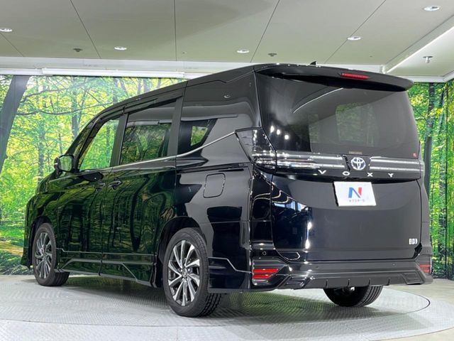 TOYOTA VOXY HYBRID 2022 Image 31