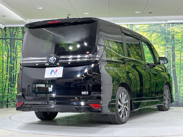 TOYOTA VOXY HYBRID 2022 Image 31
