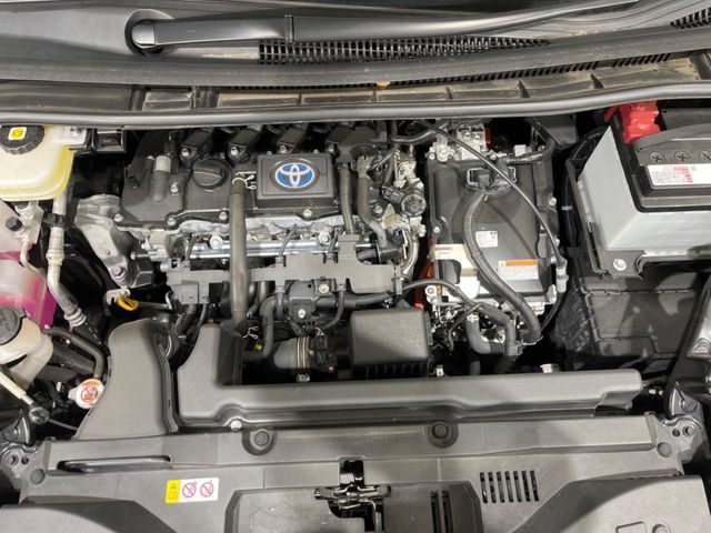 TOYOTA VOXY HYBRID 2022 Image 31