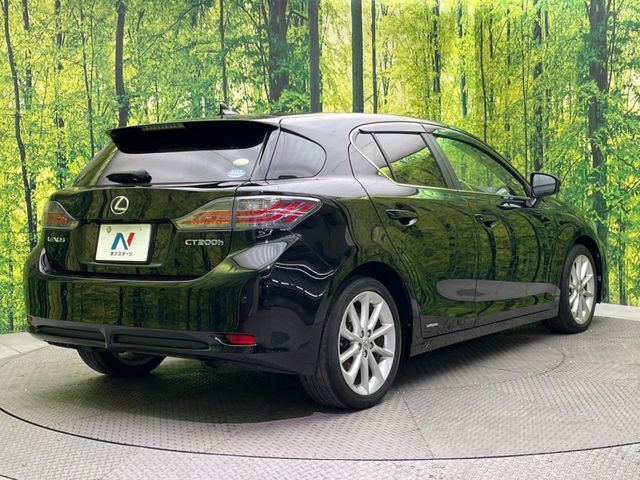 TOYOTA LEXUS CT200H 2011 Image 31