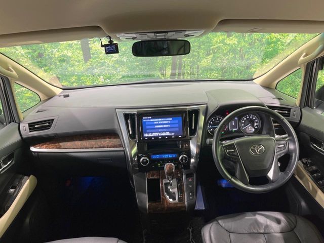 TOYOTA VELLFIRE 2018 Image 31