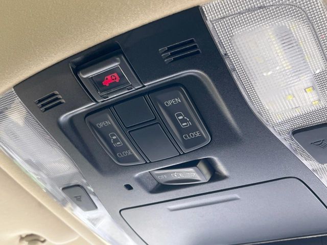 TOYOTA VELLFIRE 2018 Image 31