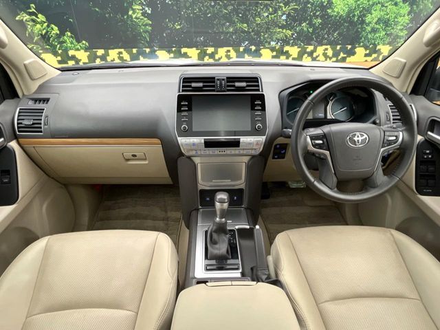 TOYOTA LANDCRUISER PRADO 2023 Image 31
