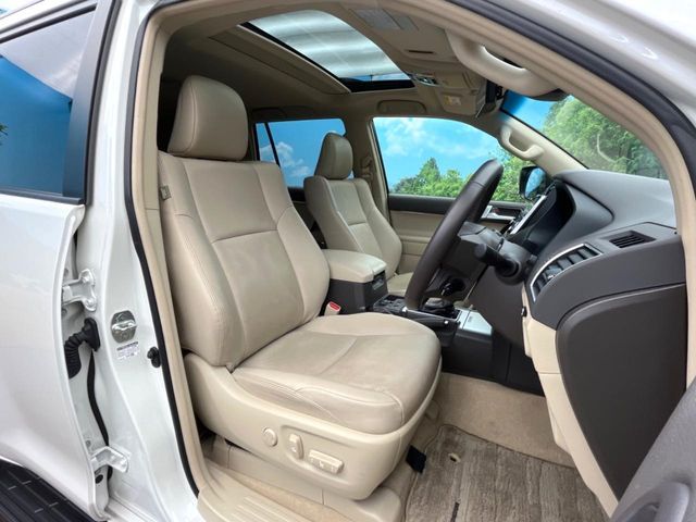 TOYOTA LANDCRUISER PRADO 2023 Image 31