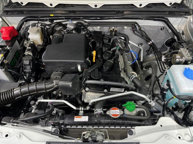 SUZUKI JIMNY NOMADE 2025 Image 31