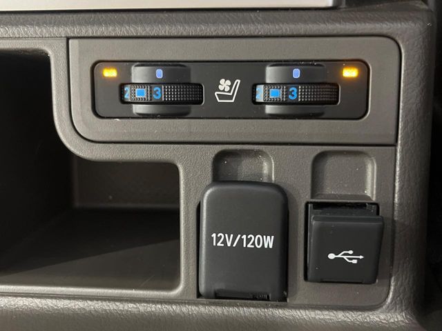 TOYOTA LANDCRUISER PRADO 2023 Image 31