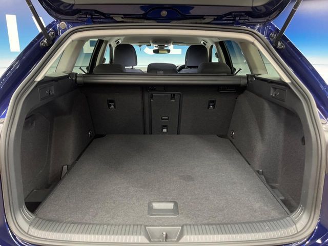 VOLKSWAGEN GOLF VARI 2024 Image 31