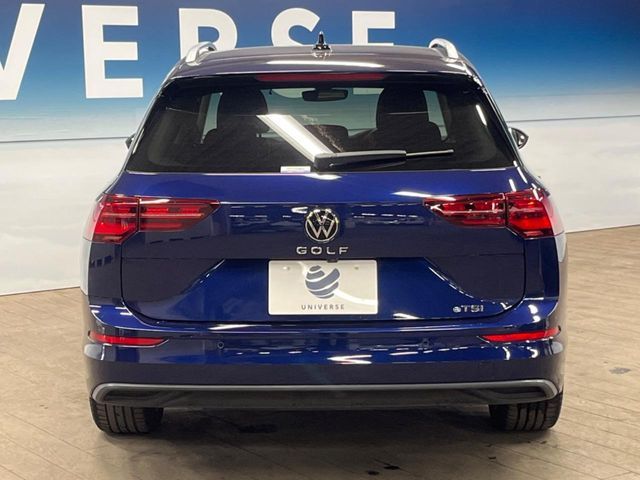 VOLKSWAGEN GOLF VARI 2024 Image 31