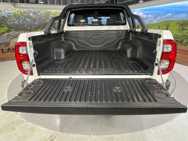 TOYOTA HILUX 4WD 2023 Image 31