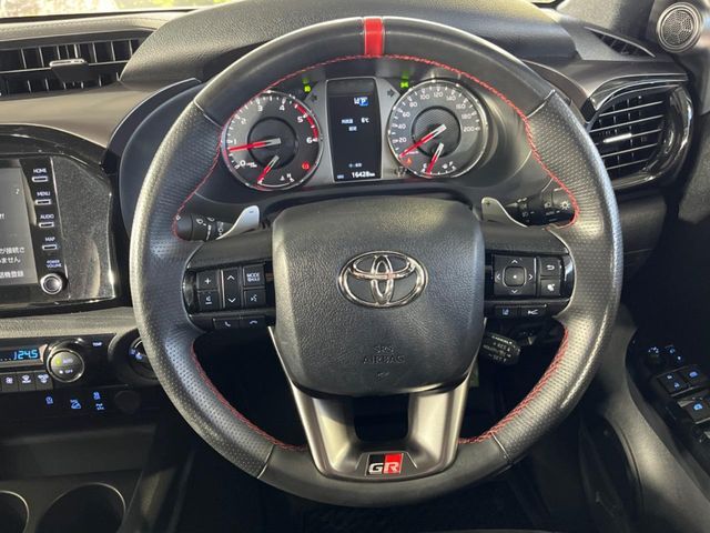 TOYOTA HILUX 4WD 2023 Image 31
