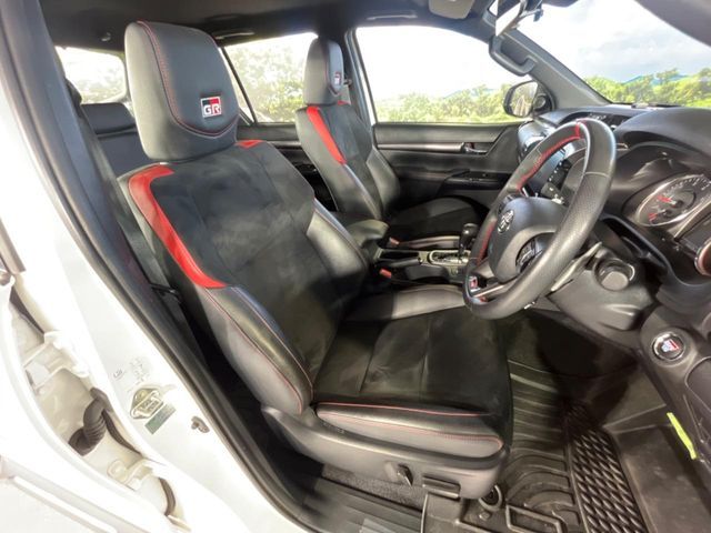 TOYOTA HILUX 4WD 2023 Image 31