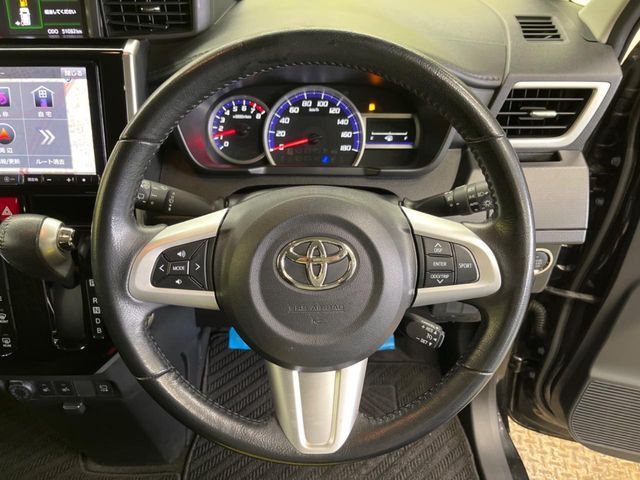 TOYOTA TANK 2018 Image 31