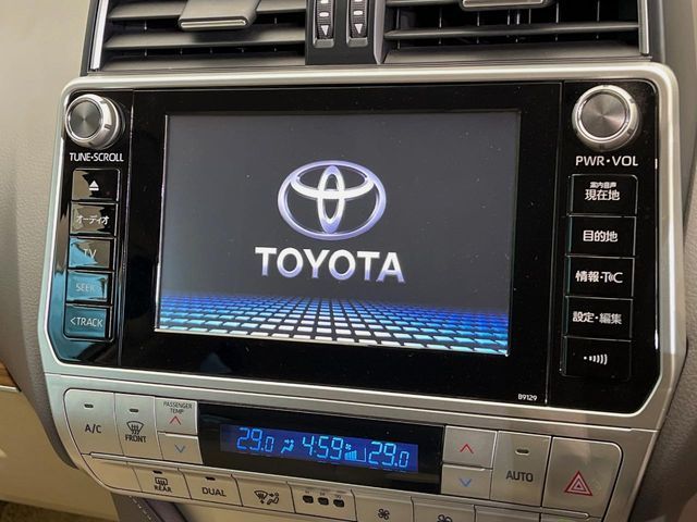 TOYOTA LANDCRUISER PRADO 2017 Image 31