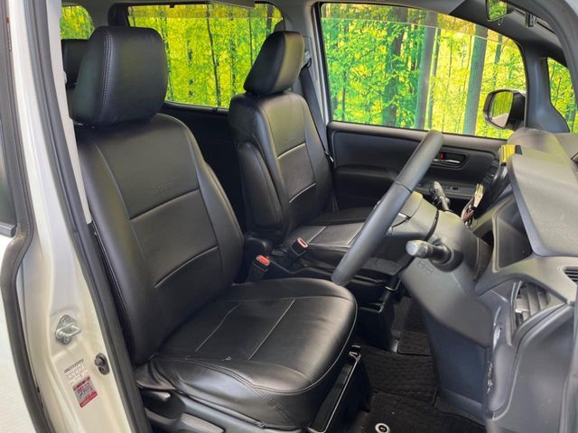 TOYOTA VOXY 2015 Image 31