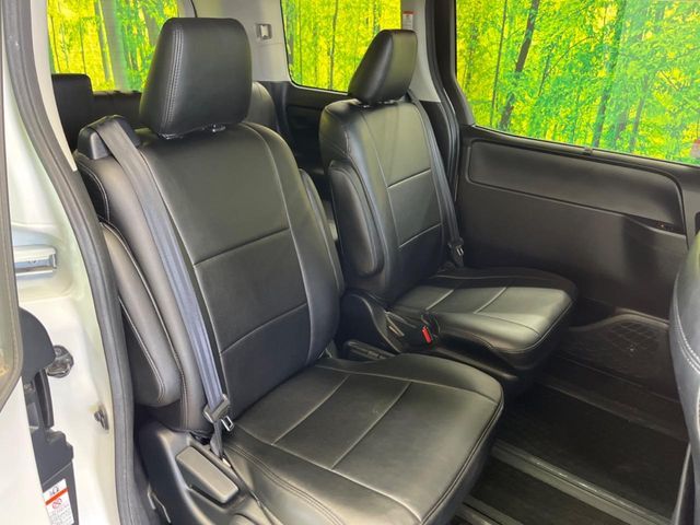 TOYOTA VOXY 2015 Image 31