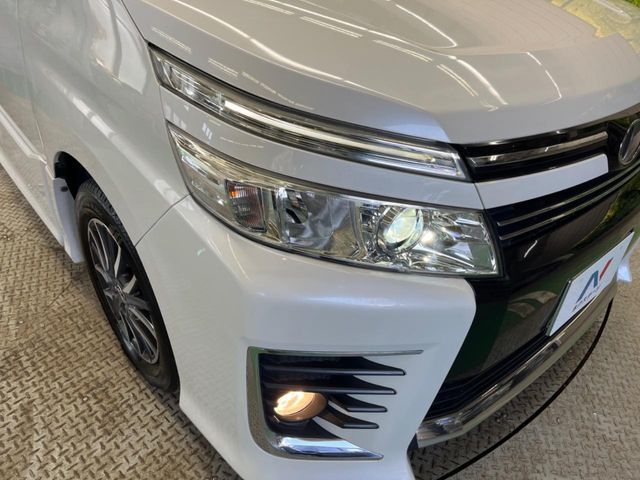 TOYOTA VOXY 2015 Image 31