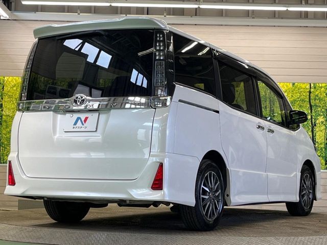 TOYOTA VOXY 2015 Image 31