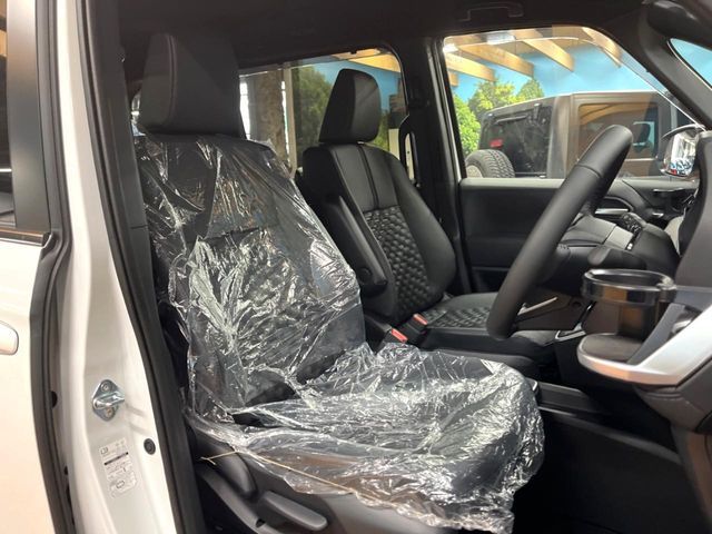 TOYOTA VOXY HYBRID 2026 Image 31