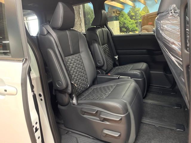 TOYOTA VOXY HYBRID 2026 Image 31