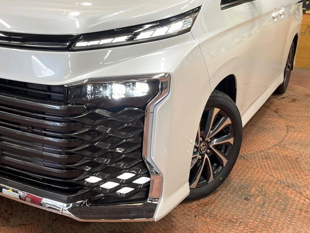 TOYOTA VOXY HYBRID 2026 Image 31