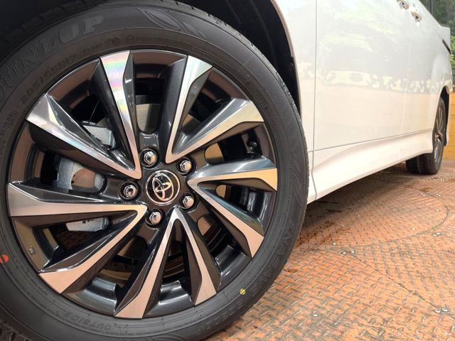 TOYOTA VOXY HYBRID 2026 Image 31