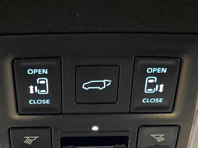 TOYOTA VOXY HYBRID 2023 Image 31