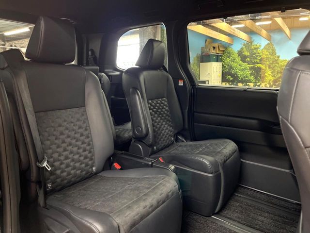 TOYOTA VOXY HYBRID 2023 Image 31