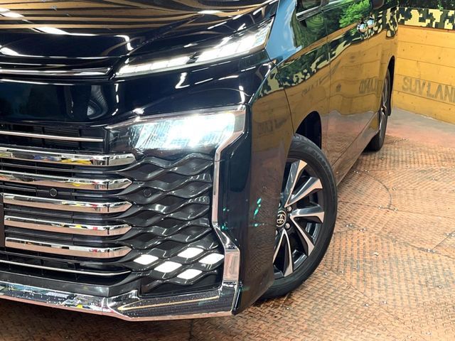 TOYOTA VOXY HYBRID 2023 Image 31