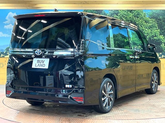 TOYOTA VOXY HYBRID 2023 Image 31