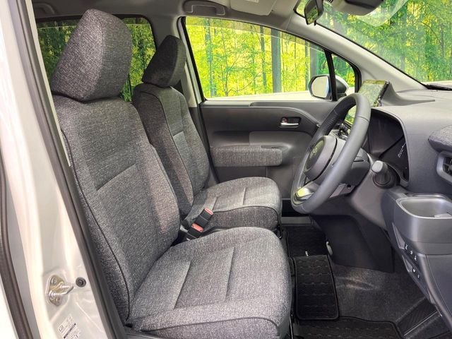 TOYOTA SIENTA HYBRID 2025 Image 31