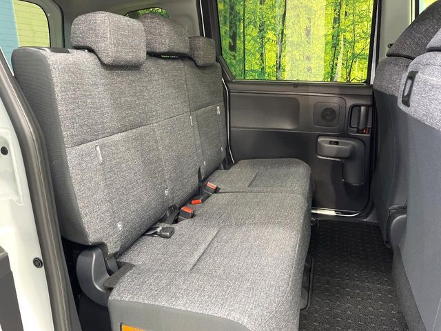 TOYOTA SIENTA HYBRID 2025 Image 31