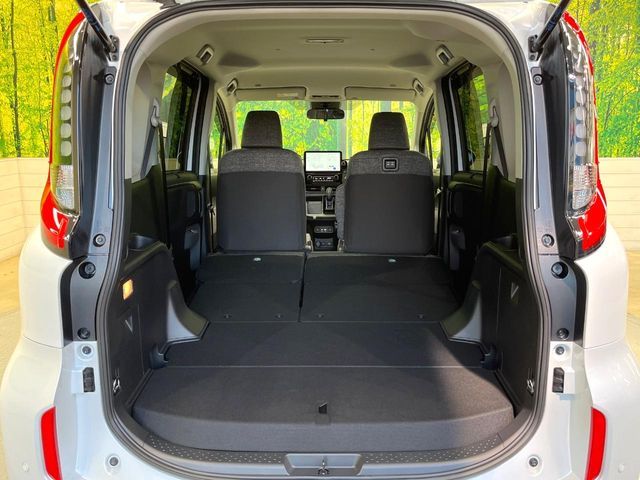 TOYOTA SIENTA HYBRID 2025 Image 31