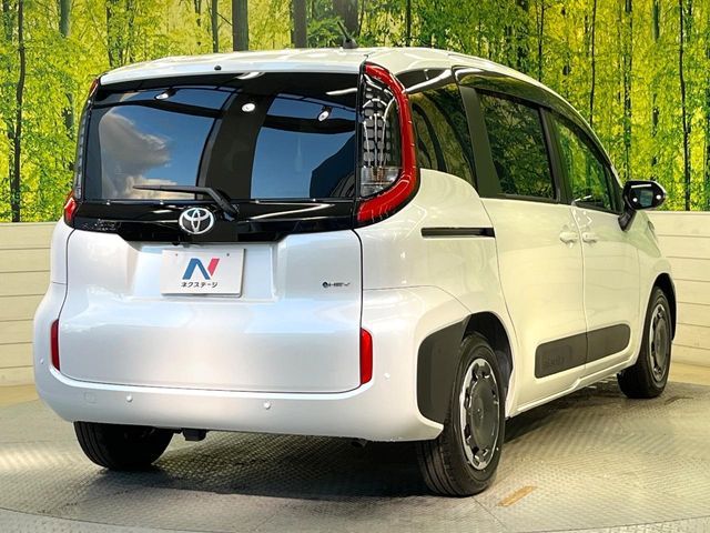 TOYOTA SIENTA HYBRID 2025 Image 31