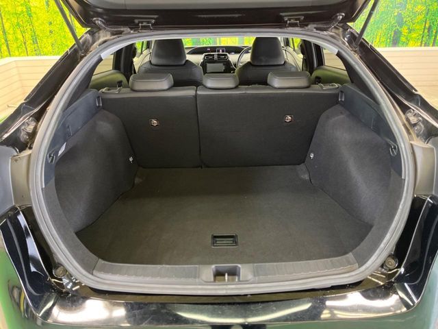 TOYOTA PRIUS 2017 Image 31