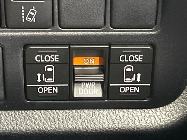 TOYOTA VOXY 2021 Image 31