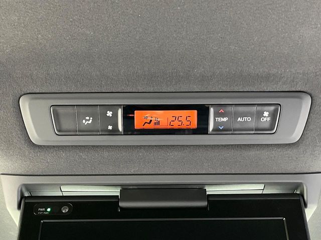 TOYOTA VOXY 2021 Image 31