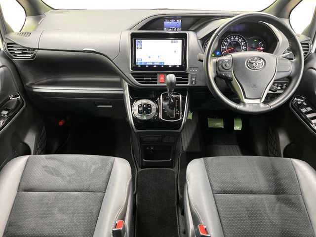 TOYOTA VOXY 2021 Image 31