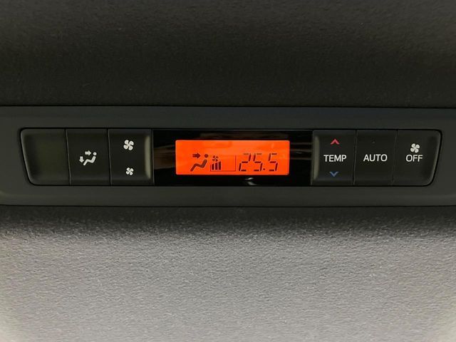 TOYOTA VOXY 2021 Image 31