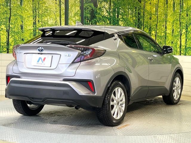 TOYOTA C-HR 2017 Image 31