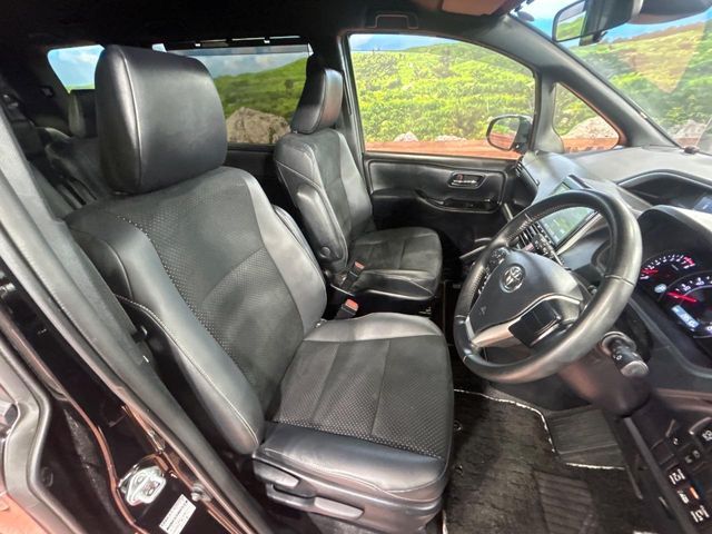 TOYOTA VOXY 2021 Image 31