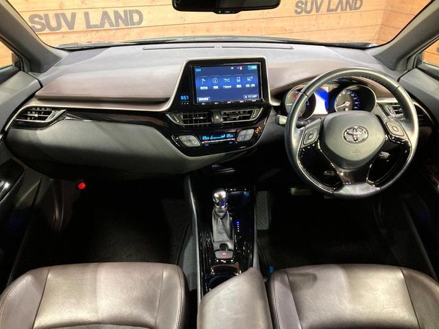 TOYOTA C-HR 2017 Image 31